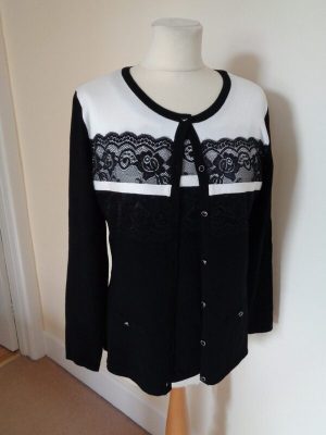 LEO GUY BLACK AND WHITE TWINSET LACE TRIM DETAIL