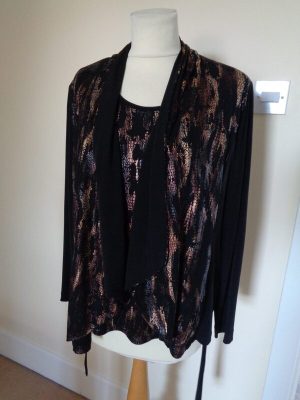 GELCO BLACK AND BRONZE JACKET AND TOP