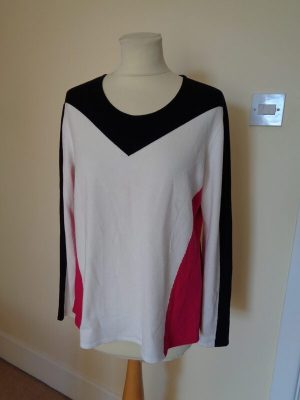 RIANI WHITE, HOT PINK AND BLACK SCOOP NECK JUMPER