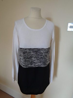 EPISODE BLACK AND WHITE TEXTURED LONG SLEEVE JUMPER