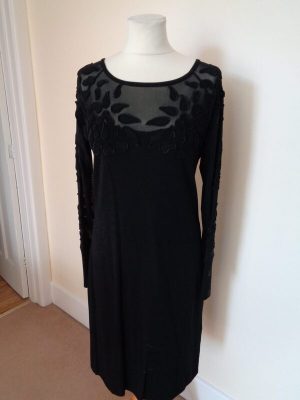 LEO GUY BLACK KNITTED DRESS WITH LEAF EFFECT DETAIL