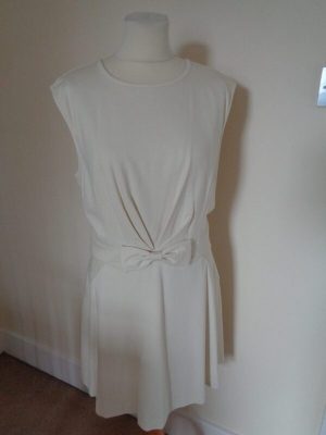 TED BAKER CREAM CAP SLEEVE DRESS WITH BOW DETAIL