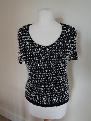 LUISA CERANO BRAND NEW BLACK KNITTED TOP WITH STUNNING SHELL DETAIL