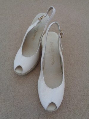 RUSSELL & BROMLEY BRAND NEW CANDYFLOSS IVORY LEATHER WEDGES – SIZE 4