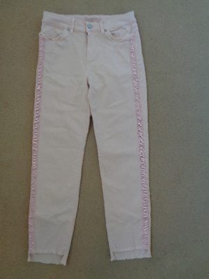 RIANI PINK JEANS WITH LACE TRIM AND FRAYED DETAIL – SIZE 12