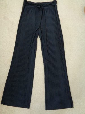 JOSEPH RIBKOFF BRAND NEW BLACK PLEATED TROUSERS WITH TIE BELT DETAIL – SIZE 12