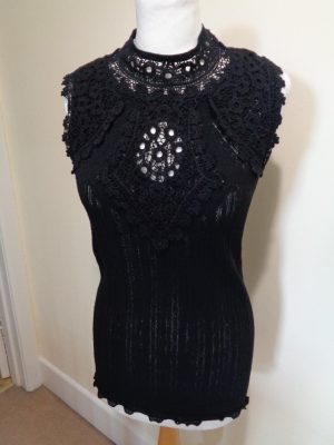 HIGH EVERYDAY COUTURE BLACK SLEEVELESS TOP WITH LACE DETAIL