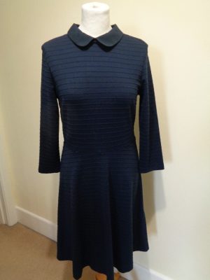 HOBBS NAVY BLUE KNITTED DRESS WITH THREE QUARTER LENGTH SLEEVES
