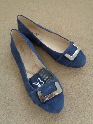 CAPRICE BRAND NEW BLUE SUEDE PUMPS WITH SILVER BUCKLE DETAIL