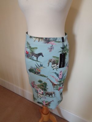 MARC CAIN BRAND NEW PALE BLUE SKIRT WITH JUNGLE ANIMAL PRINT