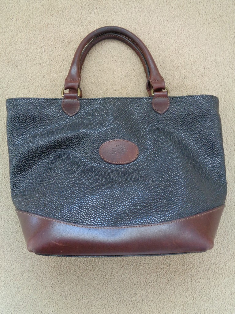 MULBERRY VINTAGE BLACK AND BROWN SCOTCH GRAIN LEATHER TWO HANDLE HANDBAG