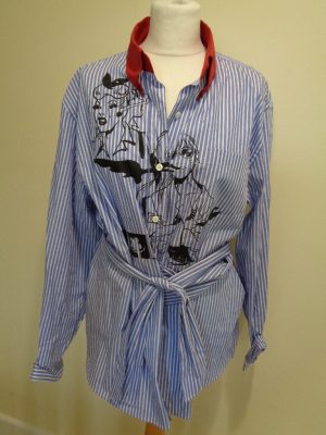 PRADA BLUE AND WHITE STRIPED WRAP BLOUSE WITH PRINT DETAIL AND RED COLLAR