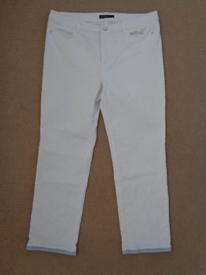 MARC CAIN WHITE CROPPED JEANS WITH DENIM BLUE TRIM DETAIL