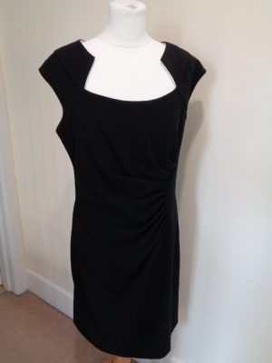 FRANK LYMAN BLACK CAP SLEEVE DRESS WITH RUCHED SIDE DETAIL